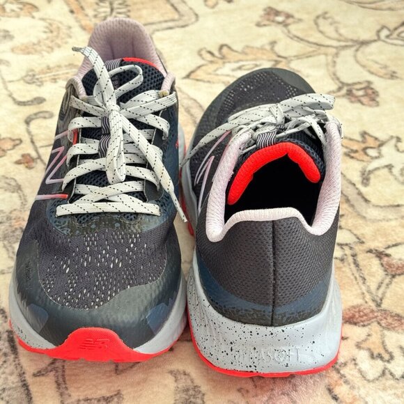 New Balance Women's, DynaSoft Nitrel V5 Trail Running Shoe sz 9 - Picture 6 of 13